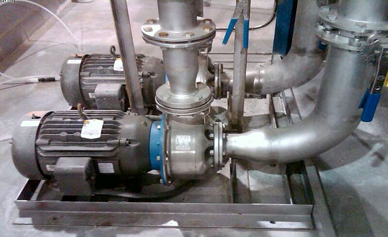 GOULDS Centrifugal self priming pumps with butterfly valves,